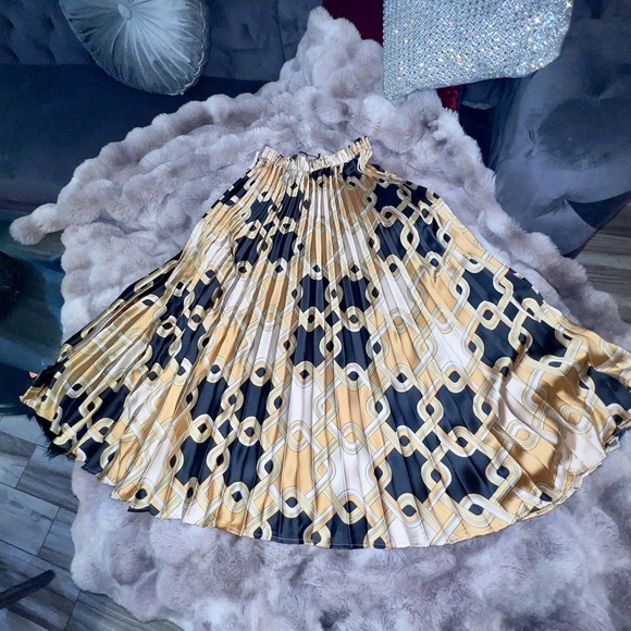 Gorgeous H&M x Richard Allan Pleated Skirt High Waisted Skirt Small - Picture 10 of 13